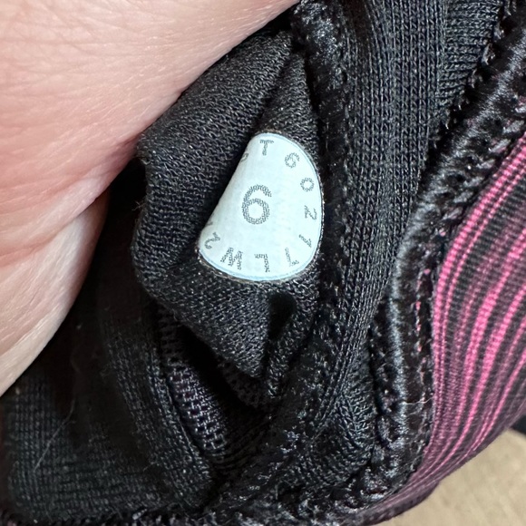 Lululemon Energy Bra - Picture 5 of 5